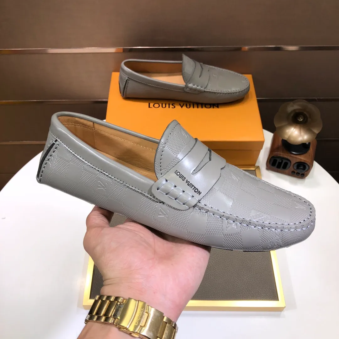 Men's men's shoes 💰420💰 [LV Doudou shoes] (water-dyed cowhide lining) new model is on the market, available on the official website. The new Doudou shoes are processed into single-color materials, and the uppers are made of imported cowhide material. The body of the shoe is fully hemmed with mark thread, and is lined with imported original cowhide leather. The elegant shoe shape is super suitable for all-matching, and the size is 38-44.
